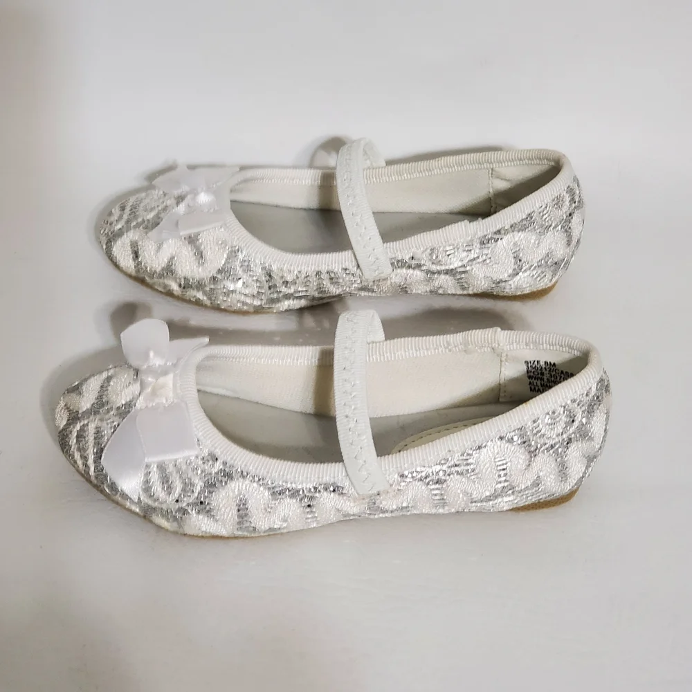 Trinkets Silver Lace Kids Dress Shoes with Bow